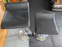 black leather rotating counter chair stools Longueuil / South Shore Greater Montréal Preview