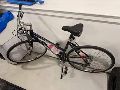 Bike is never used anymore. Had it for about 3 years. I'm approximately 5'10 if that helps. Serviced...