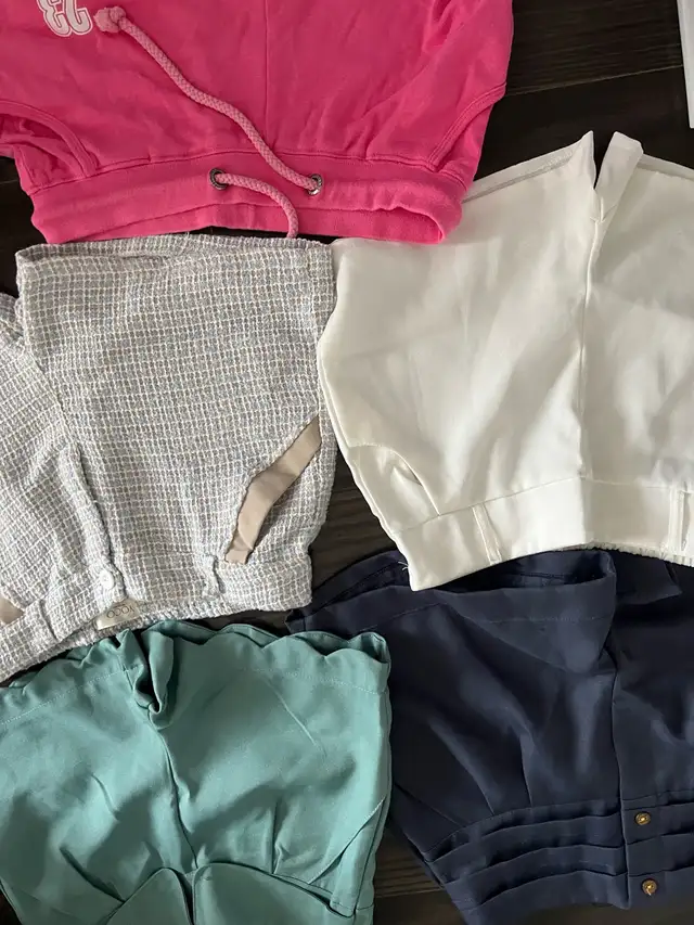 bundle of women’s shorts  in Women's - Bottoms in City of Toronto - Image 3
