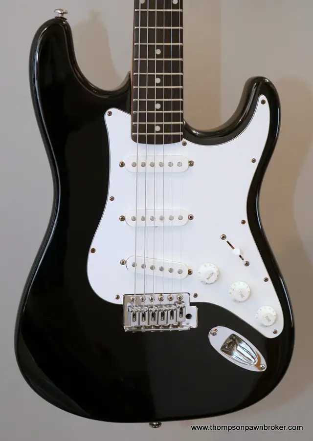 SILVERTONE SS-11BK ELECTRIC GUITAR in Other in Hamilton - Image 2