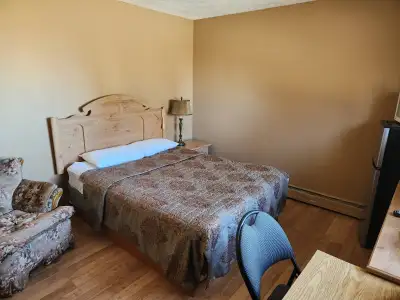 Hardisty motel 1 bed with kitchen cabin monthly 850.00