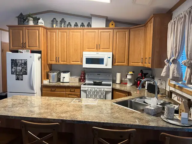 Home/Cottage at Lake Isle63849000106369124
