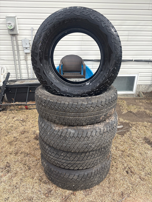 255/70 R18 Bridgestone Dueler A/T in Tires & Rims in Lethbridge