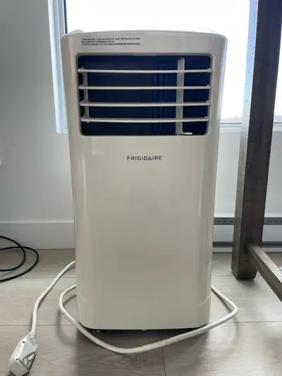 Portable Air Conditioner /  Climatiseur portable Frigidaire, View more