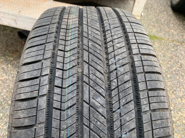 1 x single 255/45/19 M+S Kumho Majesty 9 solus TA91 EV like new in Tires & Rims in Delta/Surrey/Langley - Image 3