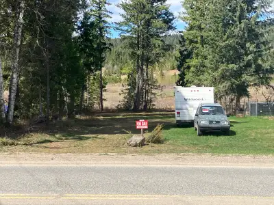 Beautiful, level lot on sandy gravel base. Hydro and water at the property line. Excellent perc for...