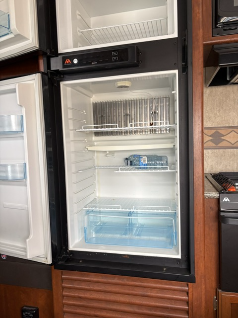 2014 Passport 2400BH – Grand Touring Trim – Fully Upgraded in Travel Trailers & Campers in Nanaimo - Image 11