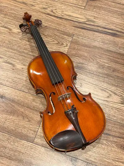 Full size violin Except case and bow