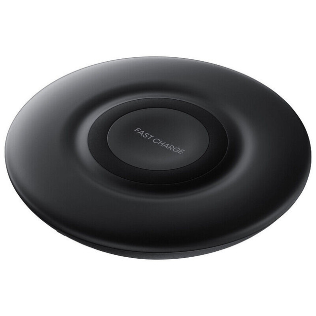 Samsung Wireless Chargers - NEW IN BOX in Cell Phone Accessories in Abbotsford
