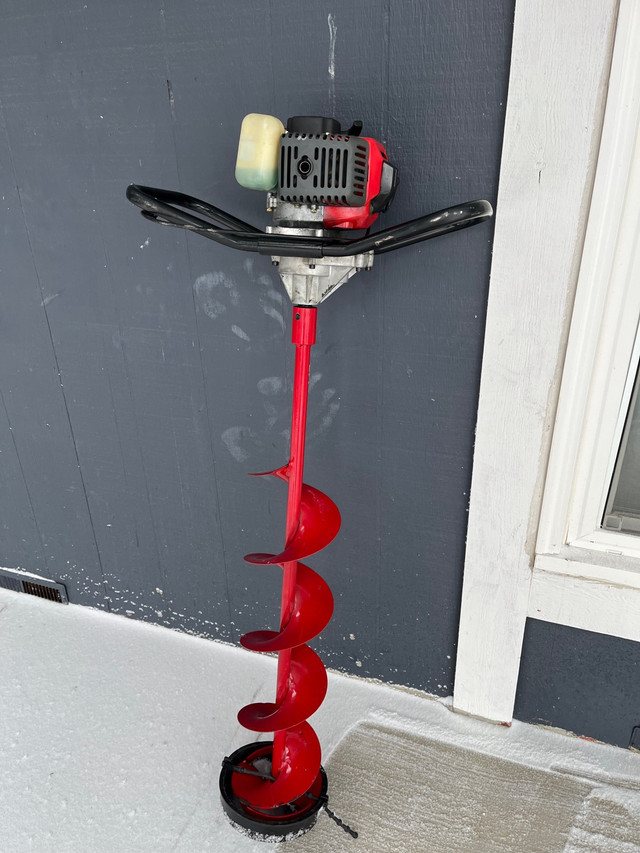 Eskimo ice auger  in Fishing, Camping & Outdoors in Brandon