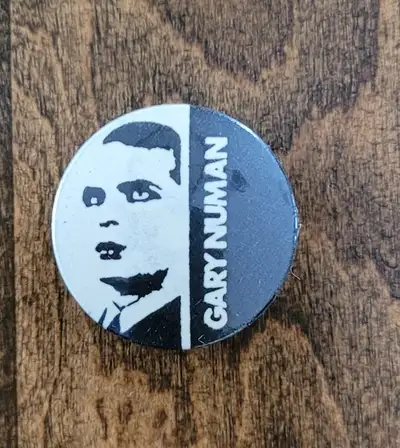 Bouton à épingle (Pin)" Gary Numan" 1980, View more