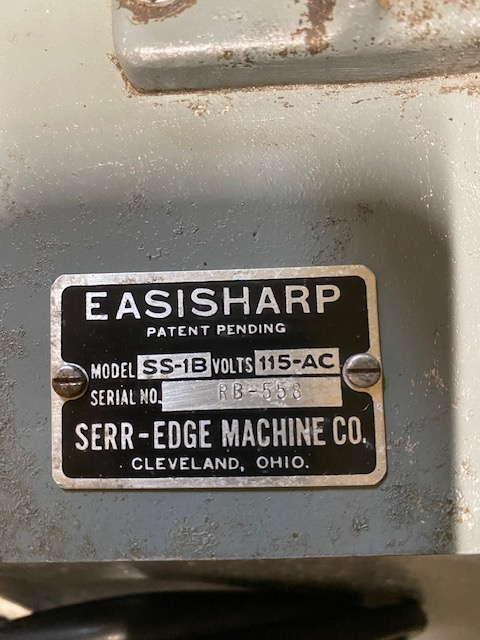Easisharp Serr-Edge Machine Co. Model No SS-1B in Hand Tools in Saint-Jean-sur-Richelieu - Image 3