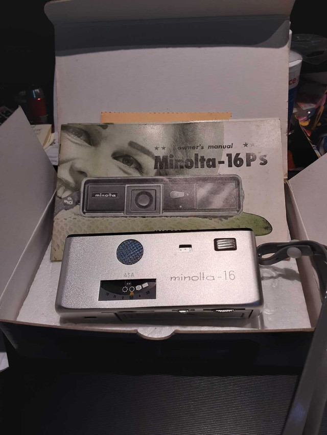  Minolta 16mm Vintage Camera in Cameras & Camcorders in Trenton