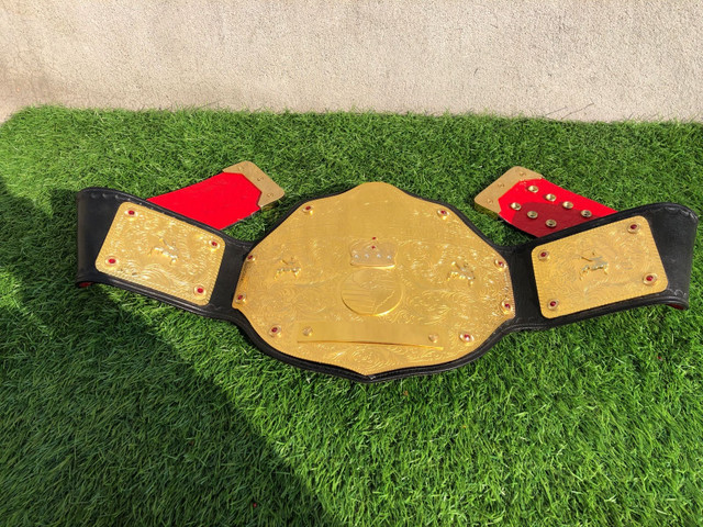 WWE Big Gold world Heavyweight  wrestling championship Replica dans Autre  à Région d’Oakville/Halton