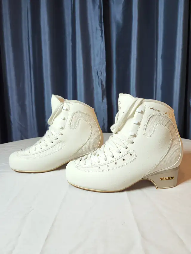 Edea Ice Fly ice skating boots - Size 255C - Excellent Condition in Skates & Blades in City of Toronto - Image 6