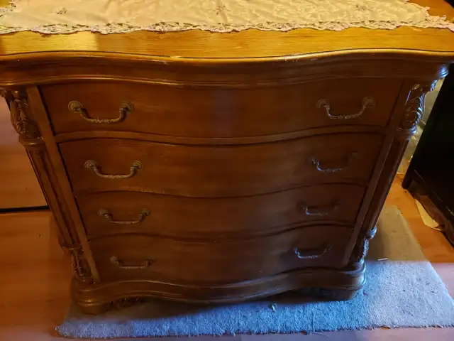 Ornate Solid Wood Bombe Chest - 4 Drawers & Hidden Side Cabinets in Dressers & Wardrobes in Mississauga / Peel Region - Image 2