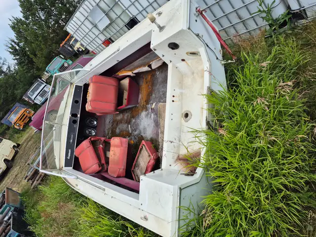 17 foot Fishing Boat Project (flower bed) in Powerboats & Motorboats in Edmonton - Image 4