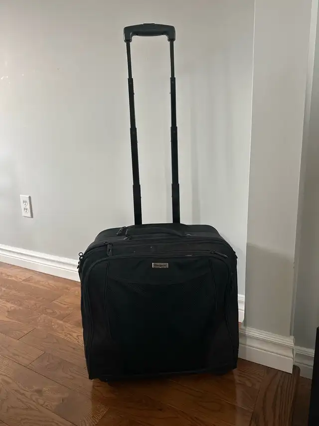 Targus Rolling Laptop Case in Bags & Luggage in Hamilton - Image 2