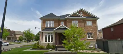 2 Private Bedroom Available Upper Level-Mount Plesant Go-Station