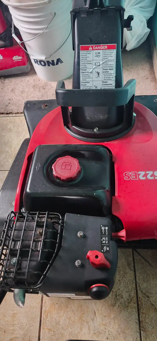 Snow blower for sale in Snowblowers in Kitchener / Waterloo - Image 8