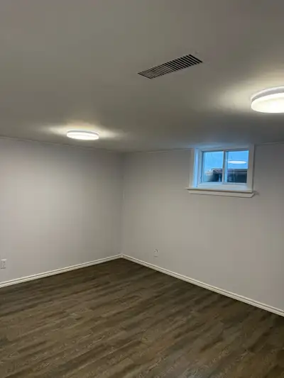 2 Bedroom Basement Unit for Rent – Newmarket, ON Spacious and clean 2 BR basement unit available now...