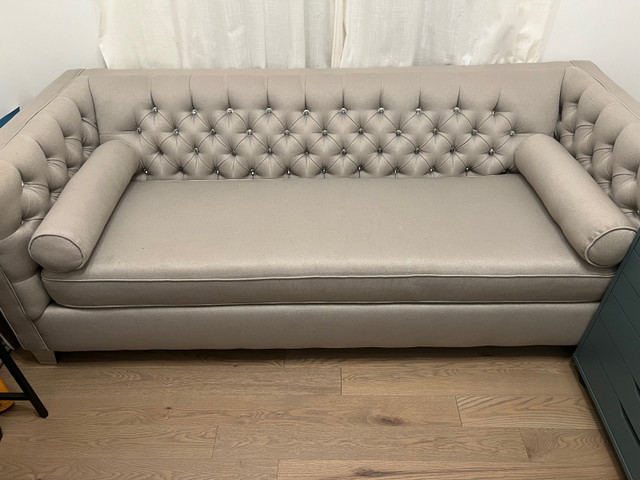 Tufted Couch with rhinestones in Couches & Futons in Oshawa / Durham Region - Image 4