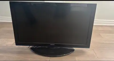 Toshiba TV 40E210U, View more