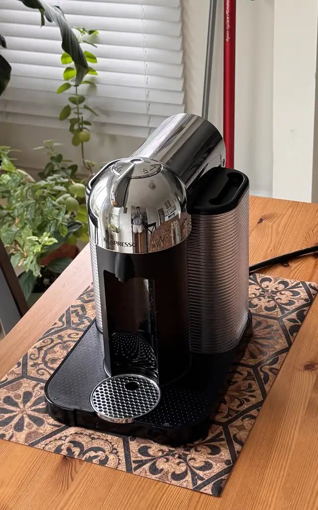 Nespresso Vertuo Espresso Machine by Breville - Chrome in Coffee Makers in Oakville / Halton Region - Image 2