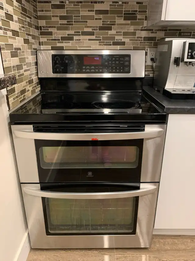 LG oven excellent condition in Stoves, Ovens & Ranges in City of Halifax - Image 2