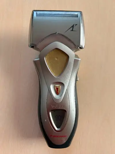 Panasonic ES 8096 wet/dry electric shaver, View more