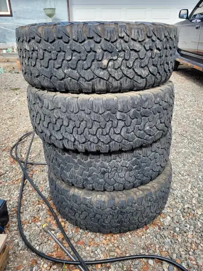 LT 275 65 R18 tires. Load Range E 80psi.
