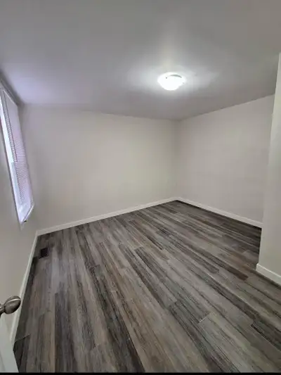 Room for rent can move in December 25th or January 1st send me a dm must be a clean responsible lady