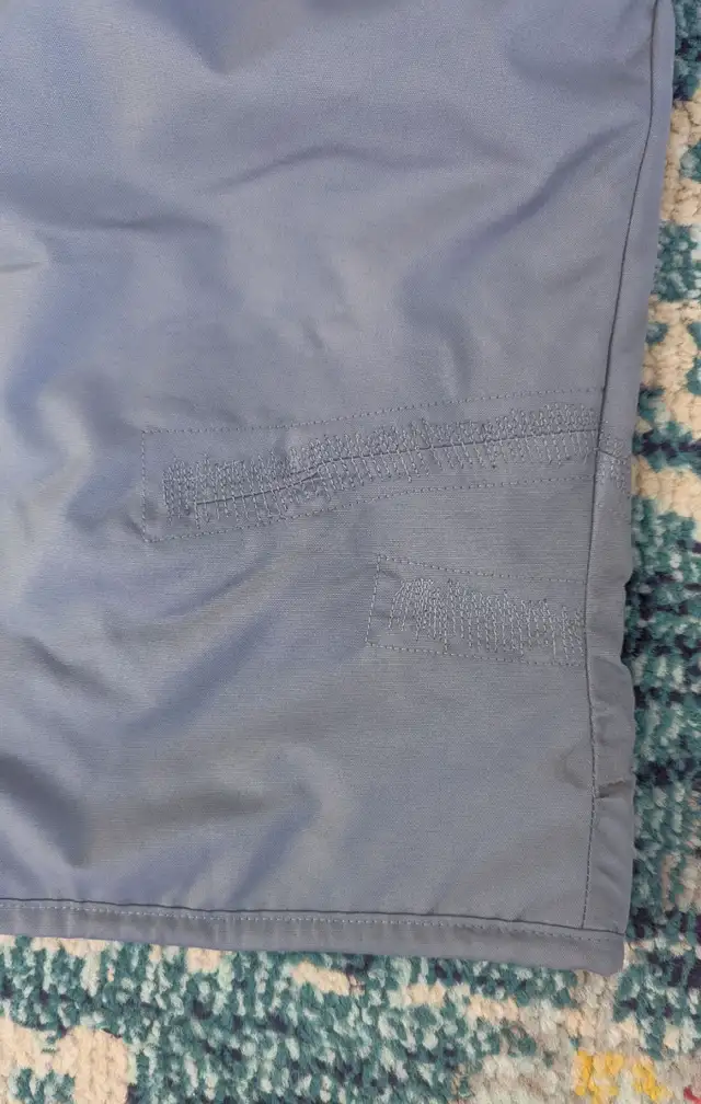 Oakley Grey Snowboard/Ski Pants (XL) in Ski in Calgary - Image 6