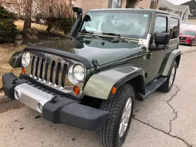Jeep Wrangler 2008 à vendre. Véhicule propre et solide avec très peu de rouille (voir photos). Fonct...
