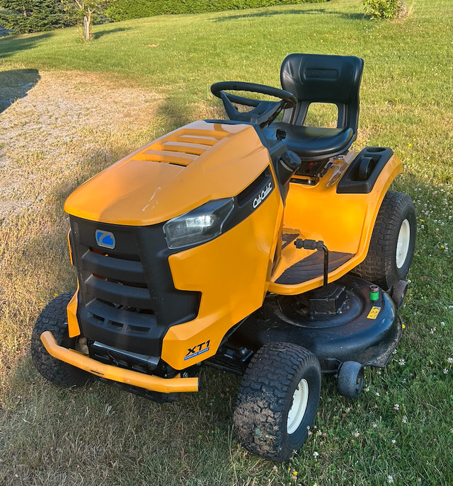 Tracteur cub cadet dans Tondeuses et souffleuses  à Lévis