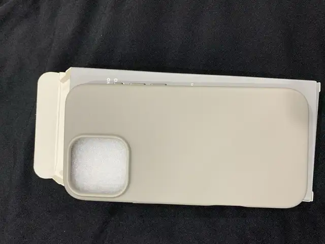iPhone 16 pro max case in Cell Phone Accessories in Oakville / Halton Region - Image 9