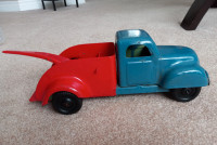 Vintage 1940s Lincoln Toys Tow Truck