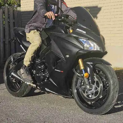 2016 Suzuki GSX-S1000F -30,000 kilometers -bike has ABS and Traction Control -Full system M4 exhaust...
