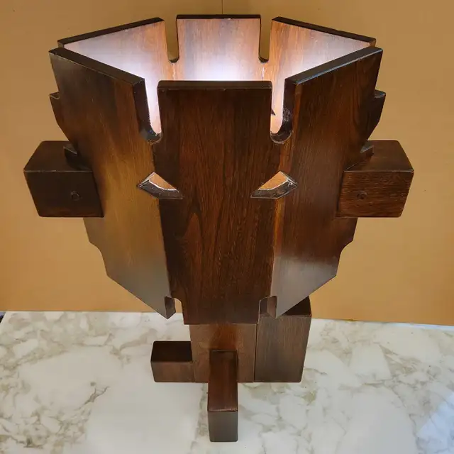 Vintage "Arthur Erickson" lamp in Arts & Collectibles in City of Toronto - Image 3