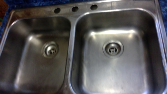 Stainless Steel Kitchen Sink in Plumbing, Sinks, Toilets & Showers in Kingston - Image 2