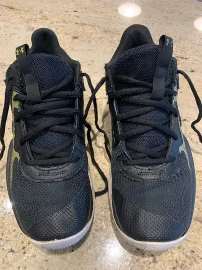 size 9.5 Under Armour running shoes , View more