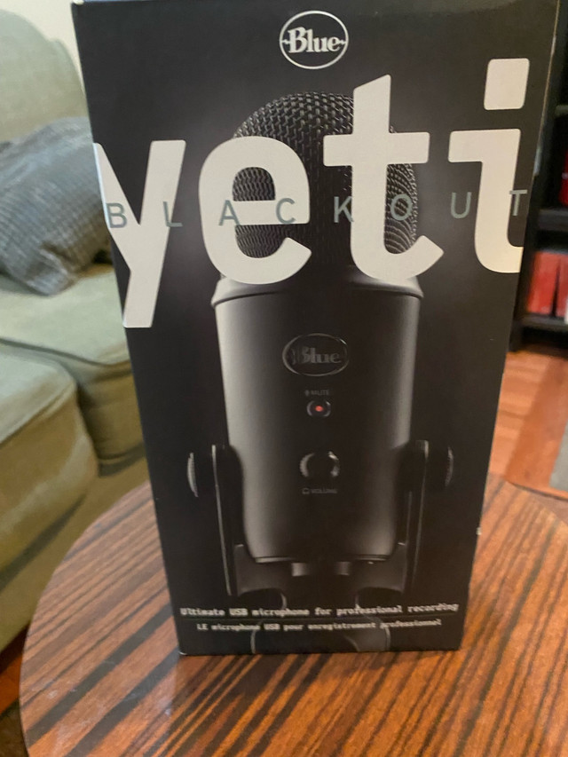 Yeti Microphone- Blackout Edition  in Speakers, Headsets & Mics in City of Toronto