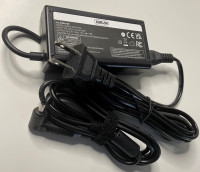 Universal Laptop AC Adapter with one tip