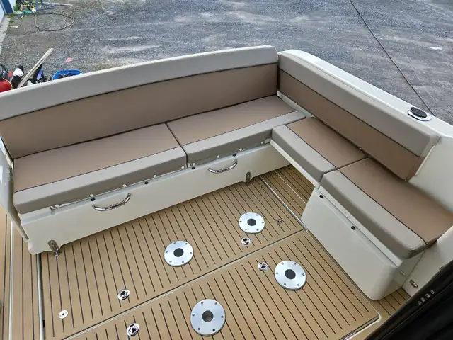 Trophy T29 Explorer Coupe in Powerboats & Motorboats in Kingston - Image 11
