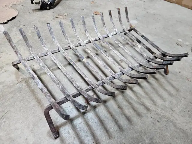 Fireplace grate  in Fireplace & Firewood in Kingston - Image 2