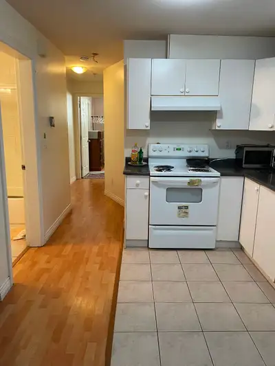 1 nice private bedroom in a 2 bedroom suite available from now on or Nov 1st. This suite is in a bea...