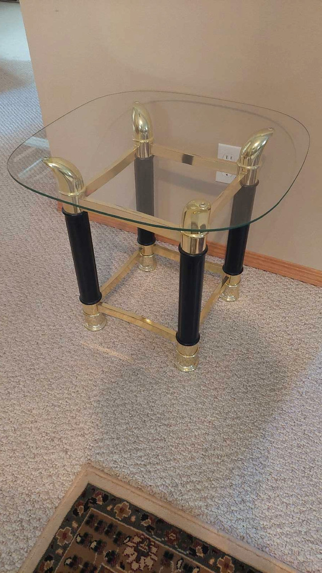EUC End table in Other Tables in Red Deer - Image 2