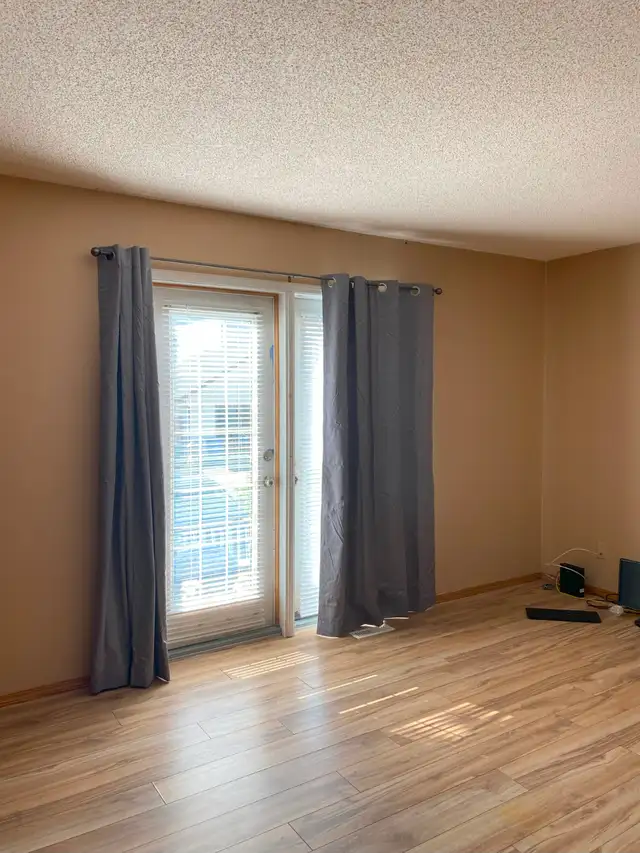Two Bedroom Main Floor With Private Entrance in Arbour Lake NW in Long Term Rentals in Calgary - Image 5