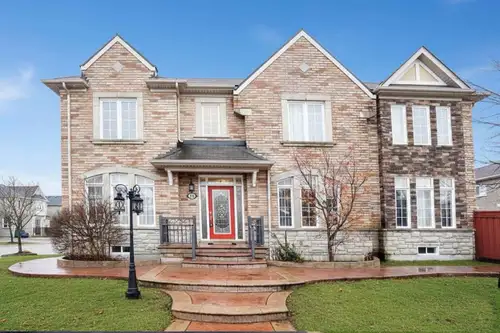 Large and bright main floor available for rent in a clean and quiet home in Ajax. Perfect for a fami...