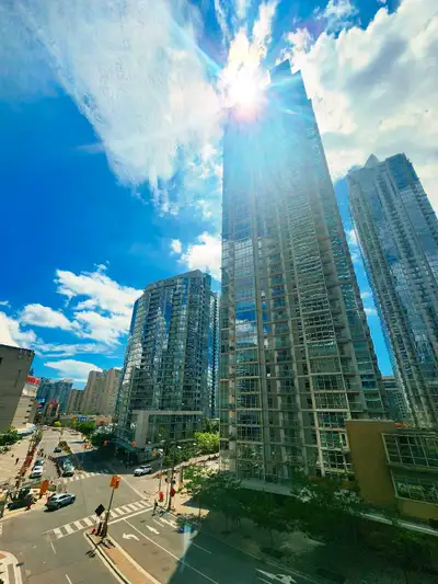 WATERFRONT | DOWNTOWN | 2 BED | CONDO RENT | LAUNDRY | 650sf